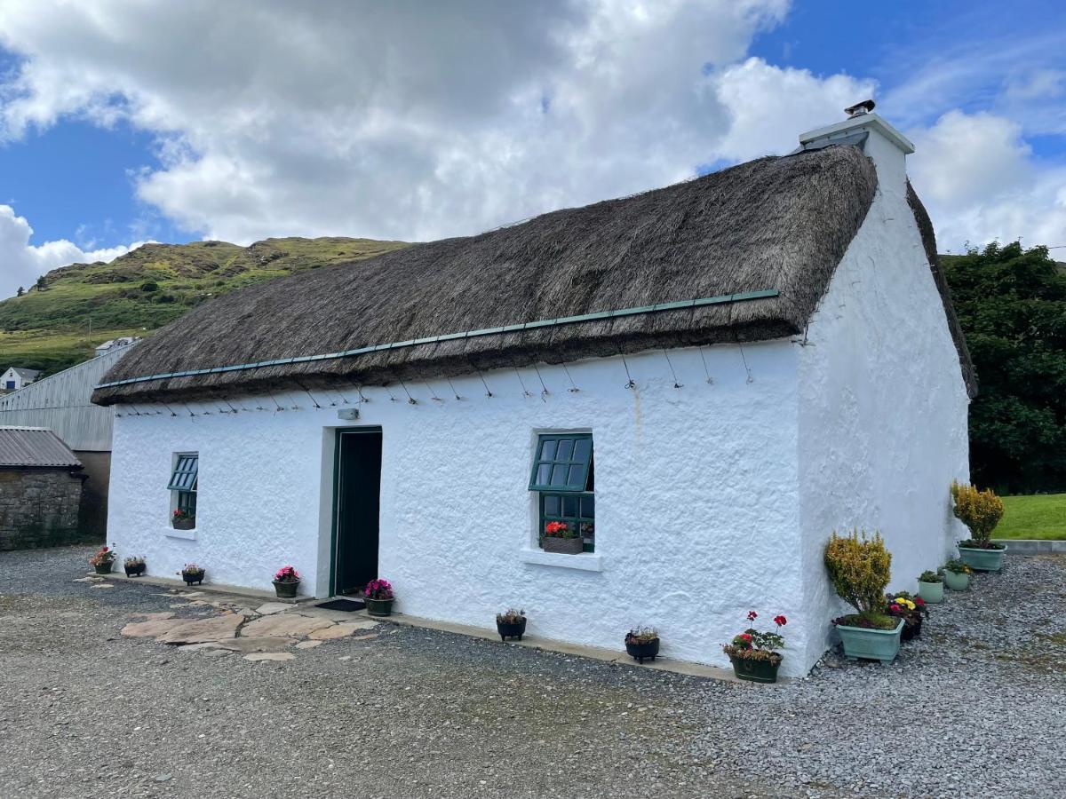 Anne'S Thatched Cottage Kilcar Exteriör bild
