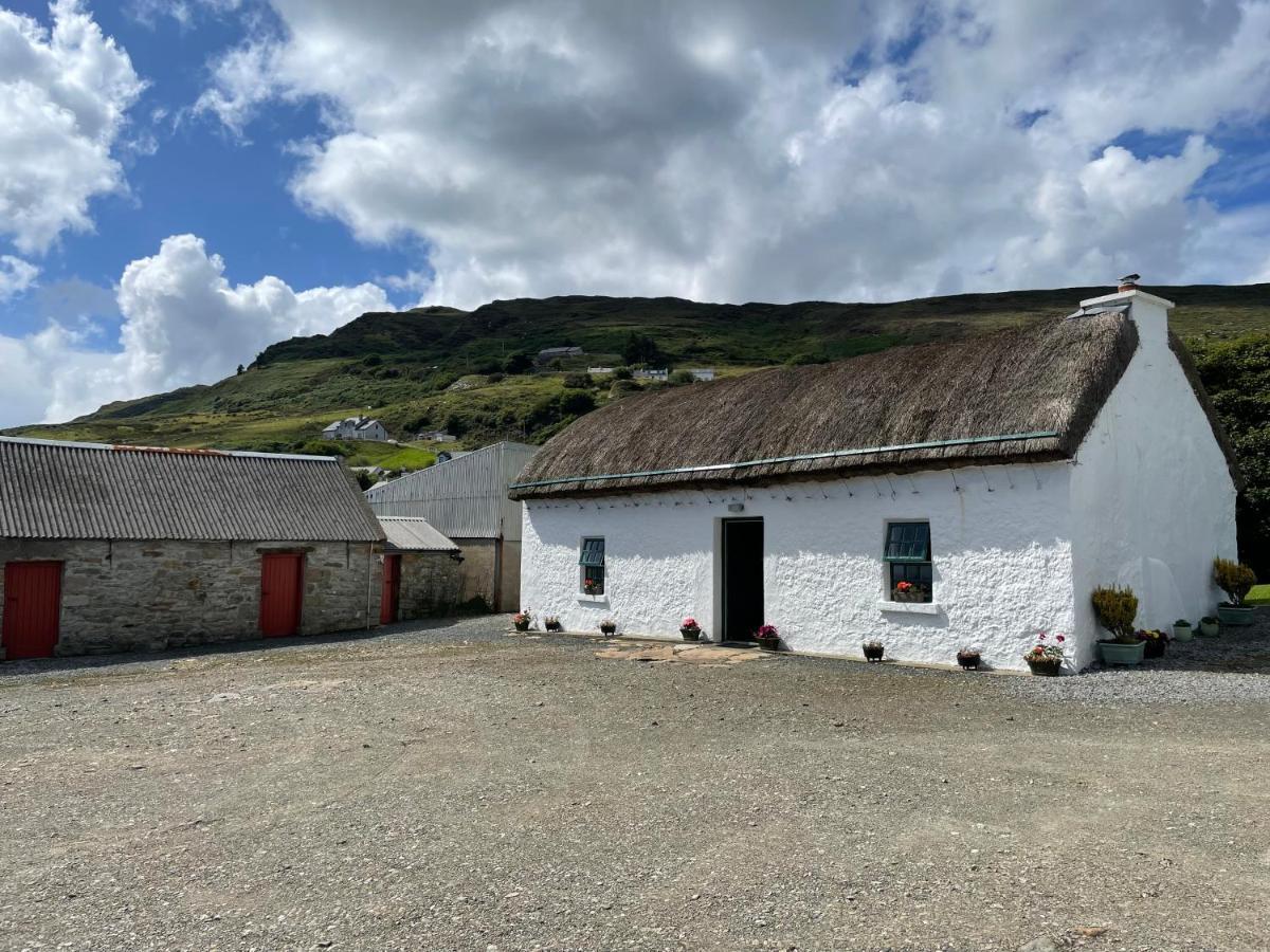 Anne'S Thatched Cottage Kilcar Exteriör bild